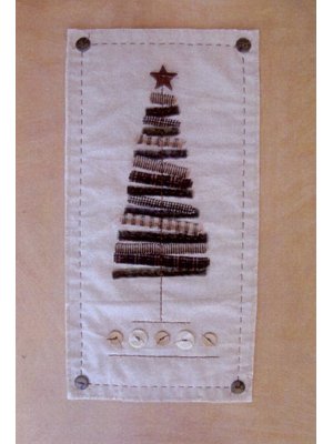 Raggedy Tree Quilt wall hanging pattern by House on the Hill