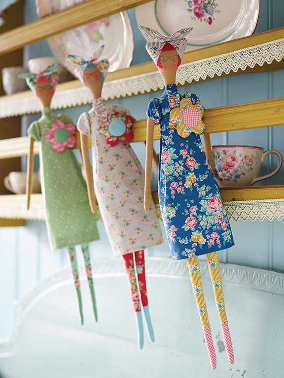 Tilda Kitschy Friends Sewing Kit – Cream Floral Dress