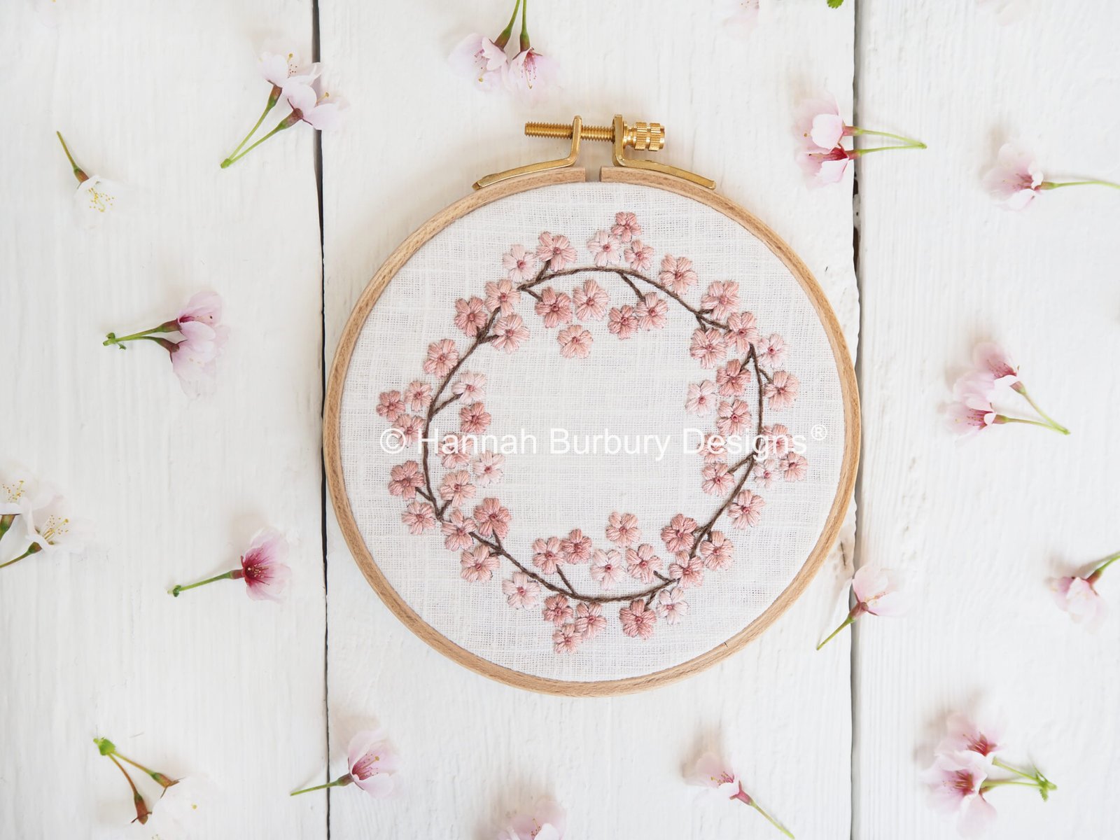 Bonnie Wreath Embroidery Kit by Hannah Burbury