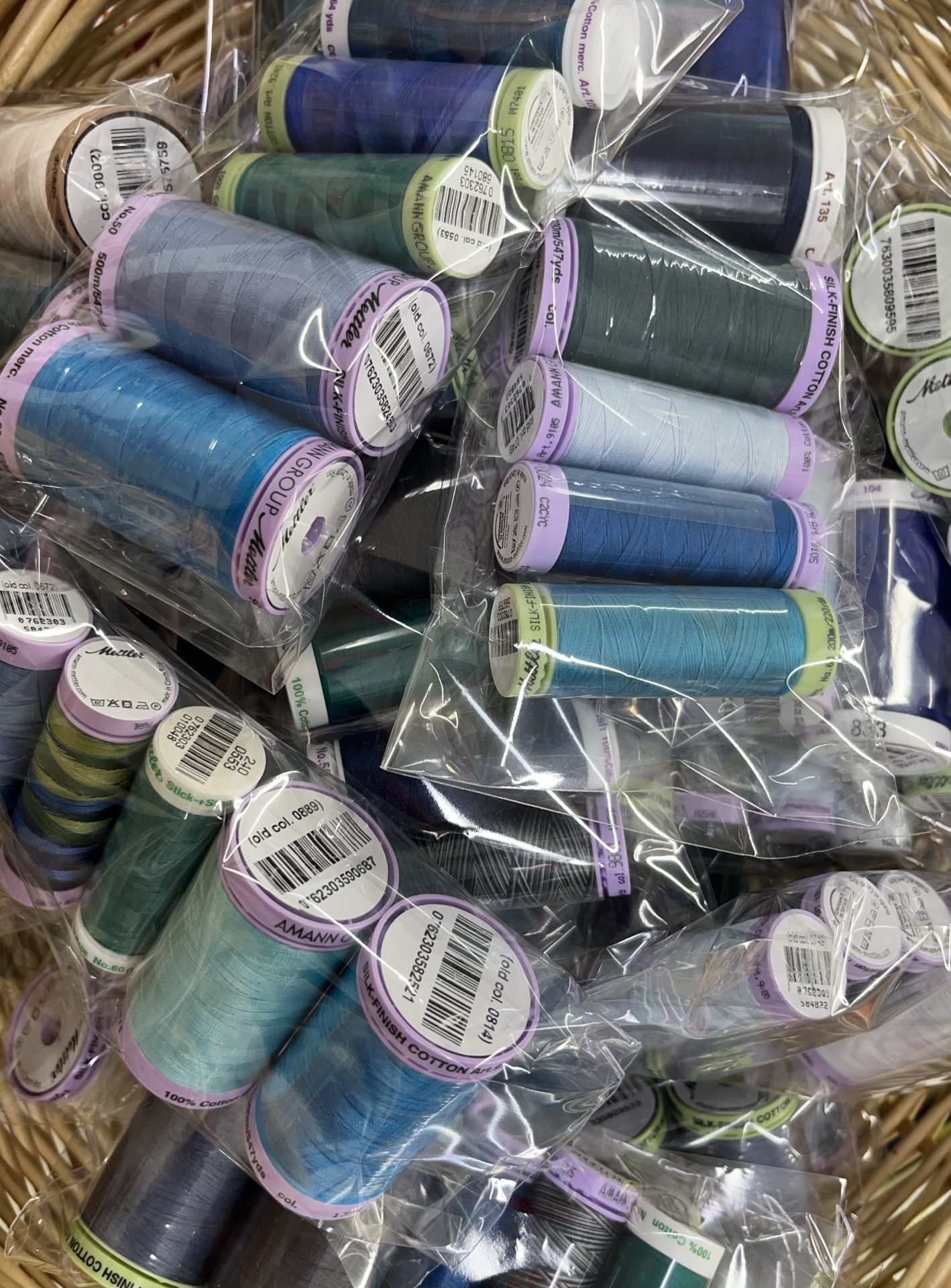 Mettler Thread Lucky Dip Pack – Water